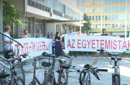 Subotica: Suđenje studentkinji iz Slovenije zbog transparenta na protestu