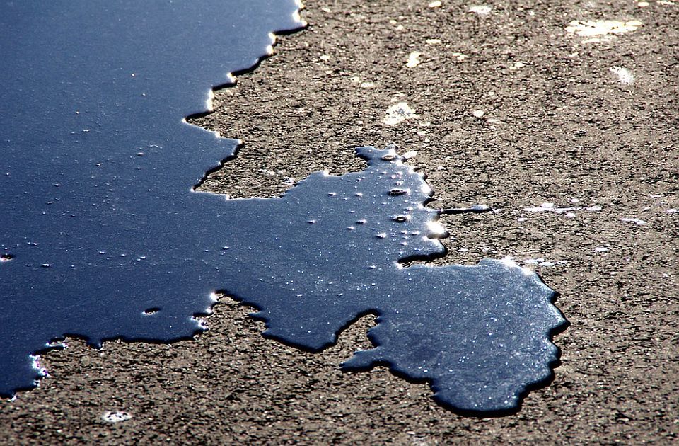 Nafta pojeftinila zbog nade u ponovno otvaranje Ormuskog moreuza