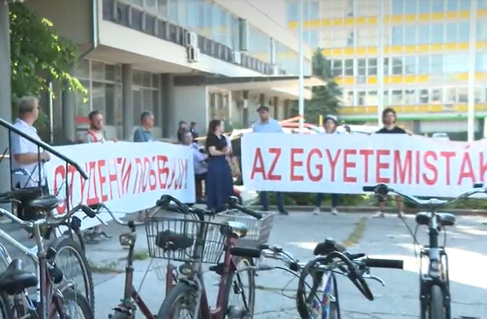 Subotica: Suđenje studentkinji iz Slovenije zbog transparenta na protestu