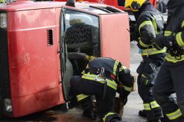 Pokazna vežba vatrogasaca danas na Trgu slobode