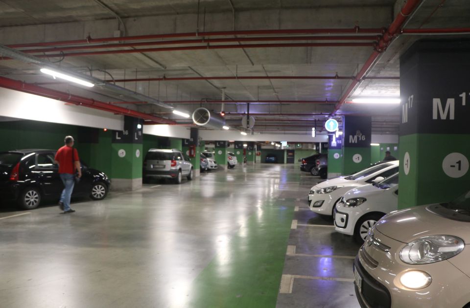 FOTO Pogledajte: Projekat podzemne garaže kod Banovine pred građanima