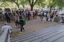 FOTO: Danas saslušanja više privedenih tokom protesta kod Filozofskog, Novosađani pružaju podršku
