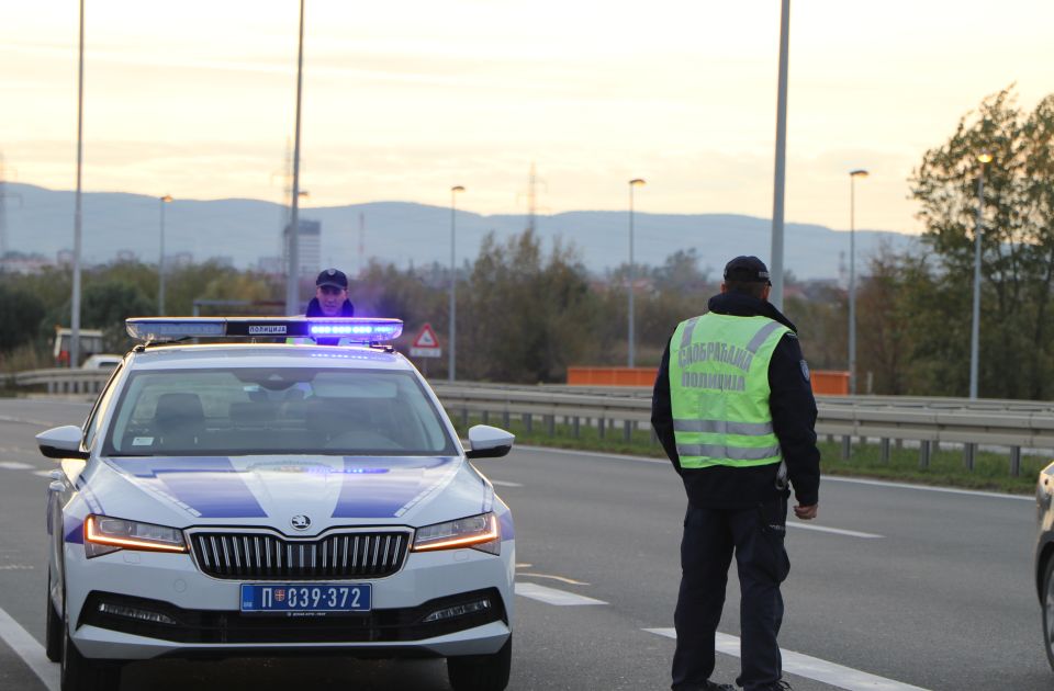 Iz saobraćaja isključeno 16 vozača u Južnobačkom okrugu