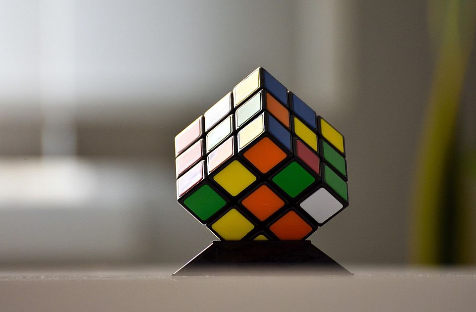 VIDEO: Devetogodišnjak oborio svetski rekord u rešavanju Rubikove kocke