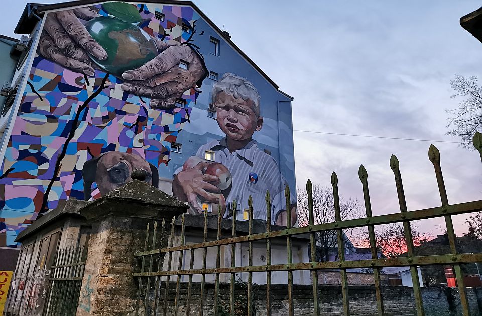 FOTO: Šta poručuju novosadski oslikani zidovi
