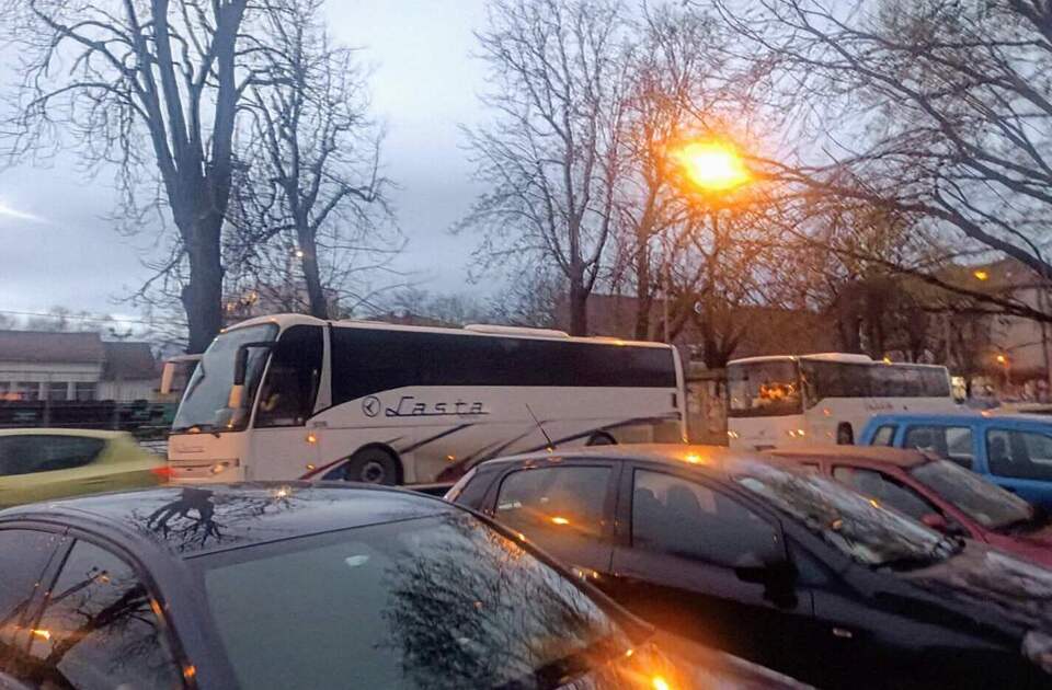 Inđija bez prevoza kad SNS putuje
