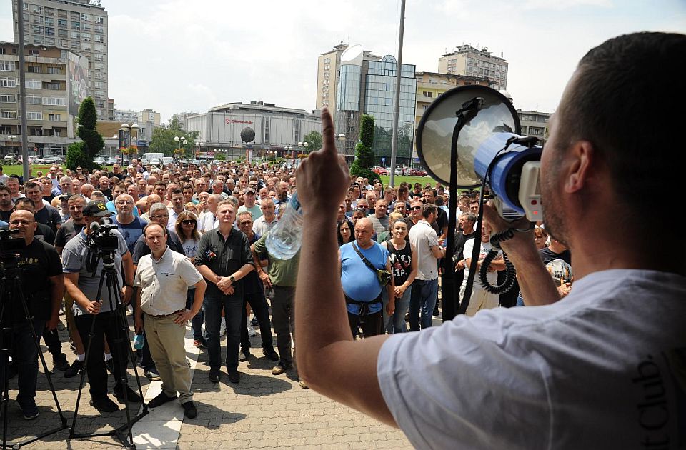 Radnici Fijata poručuju: Sreda je dan D, biće kolaps u Beogradu, udarićemo gde ih najviše boli