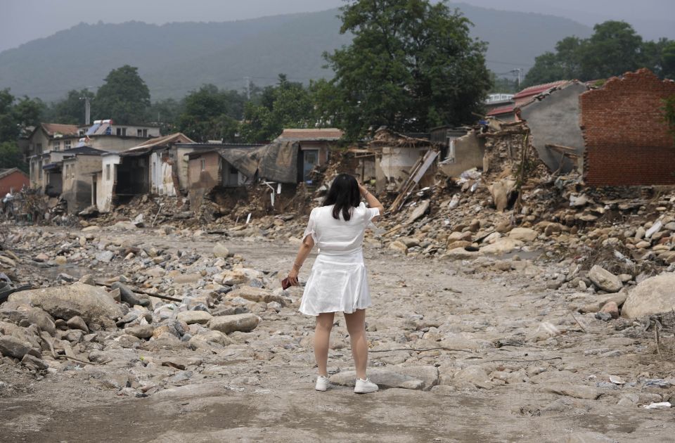Nove žrtve poplava i odrona u Kini: Ima i nestalih, evakuisane desetine hiljada ljudi