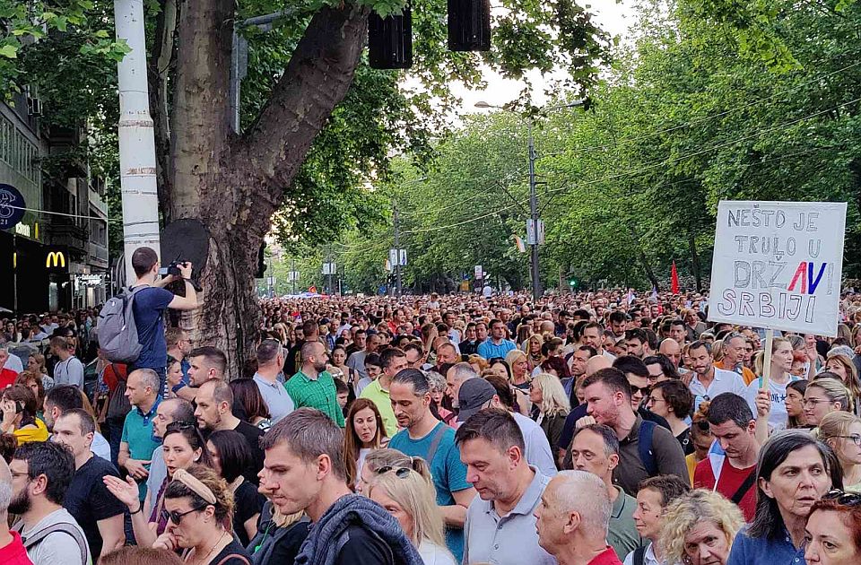 Petnaesti protest "Srbija protiv nasilja" večeras u Beogradu