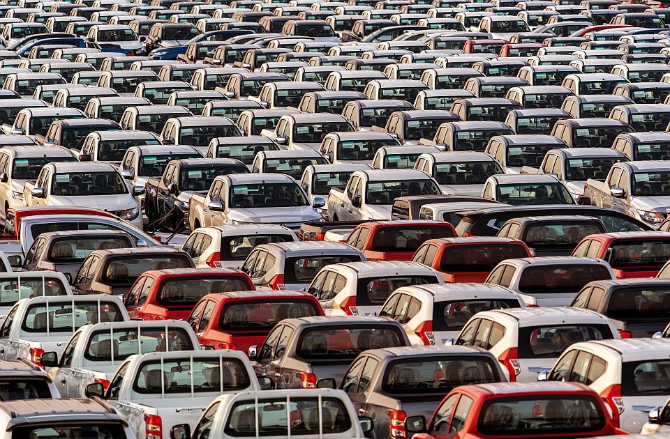 Kineski izvoz automobila prvi put premašio milion vozila mesečno