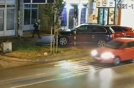 Bez pritvora za osumnjičenog za paljenje vozila u Stražilovskoj, prepucavanje SNS i NS zbog Snajpera