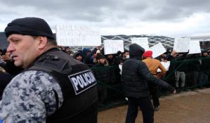 Migranti protestovali tokom posete ministra bezbednosti BiH kampu koji je izgoreo