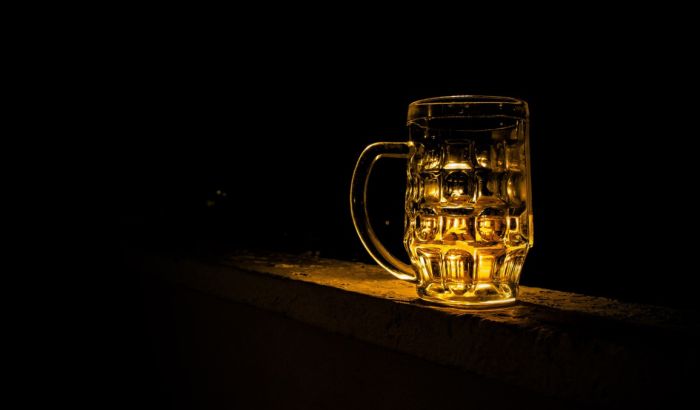 Praški ugostitelji ostavljali krigle piva na ulicama u znak protesta