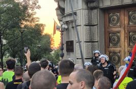 YUCOM: Reakcija policije neselektivna: Dovela je do povređivanja mirnih učesnika