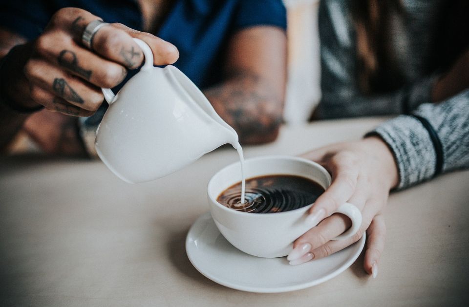 Pet uobičajenih navika ispijanja kafe koje bi trebalo da izbegavate