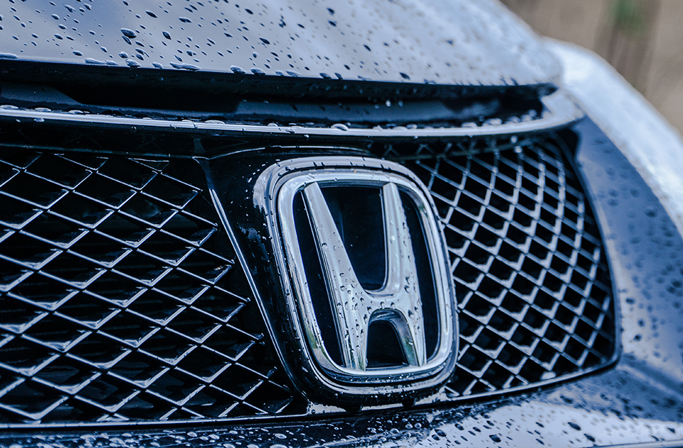 Honda opozvala preko 300.000 vozila zbog problema sa kamerom za vožnju u rikverc
