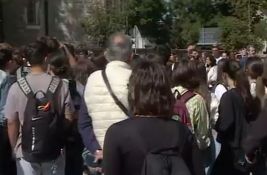Protest profesora i maturanata u Čačku zbog imenovanja nove direktorke gimnazije