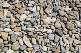 Preduzetnik bez dozvole vadio pesak i šljunak iz Južne morave