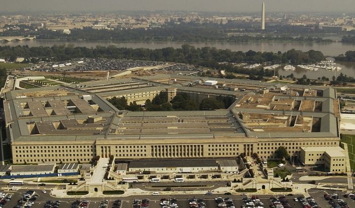 Pentagon retvitovao tvit koji traži ostavku Trampa