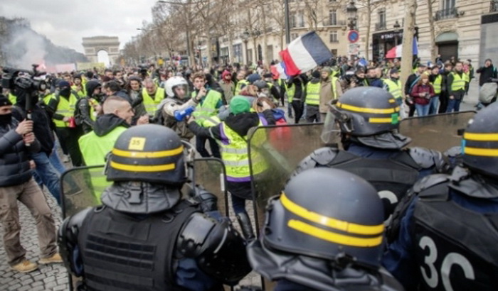 Policija u Parizu privela 45 osoba nakon protesta