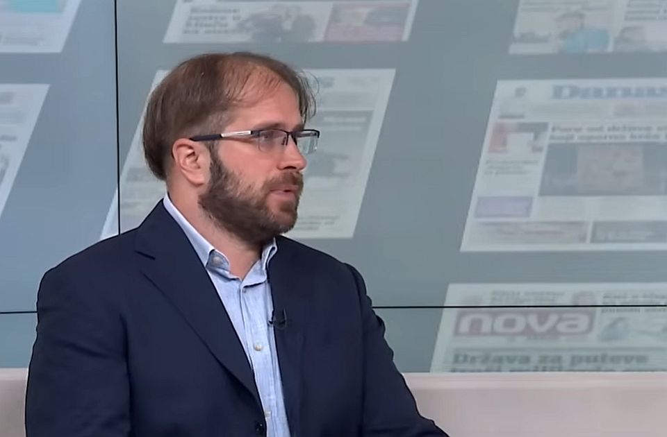 Politikolog Gogić: Boravišne dozvole znače početak integracije zdravstva i obrazovanja u kosovski sistem