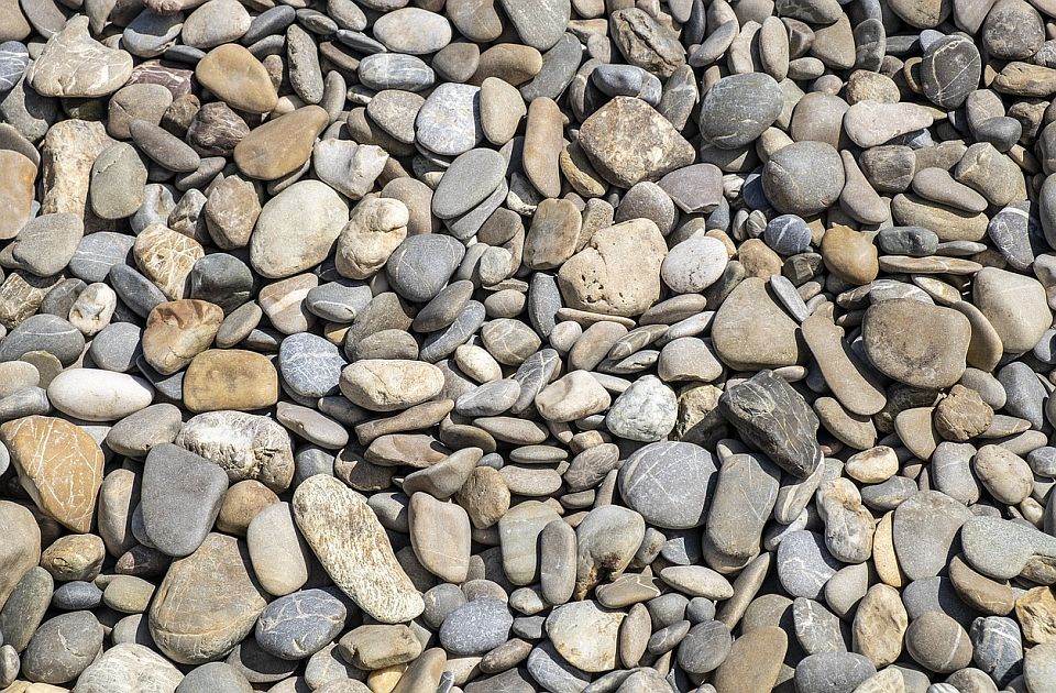 Preduzetnik bez dozvole vadio pesak i šljunak iz Južne Morave i napravio akumulaciono jezero