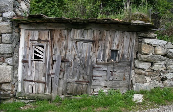 Od sledeće godine porez će se plaćati i na šupe, nadstrešnice, bunare, svinjce....