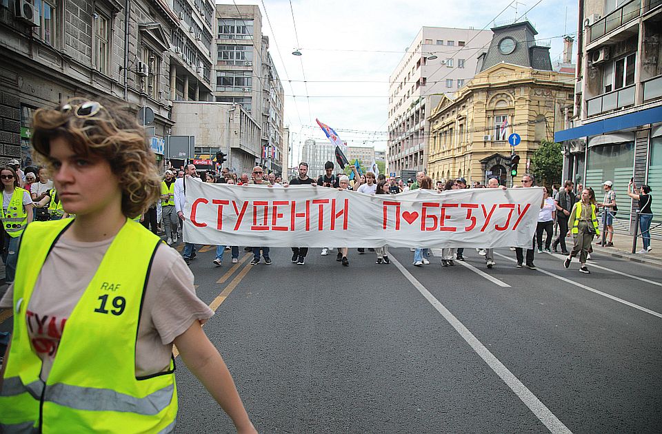 Pred protest na Slaviji: Okupljanja na više lokacija, u Pionirskom parku pristalice vlasti