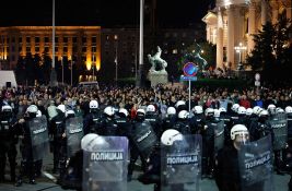 Dvostruki aršini: Studente privode zbog lasera, u Ćacilendu ih slobodno koriste