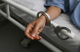 Uprava za izvršenje krivičnih sankcija: Student FTN-a bio vezan za bolnički krevet, ali kratko