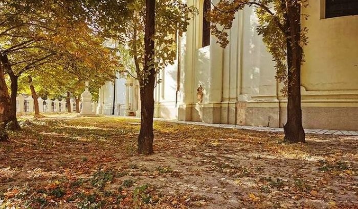 Temperatura ujutru u minusu, mahom oblačno