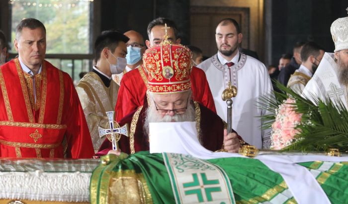 FOTO: Patrijarh Irinej sahranjen u Hramu Svetog Save