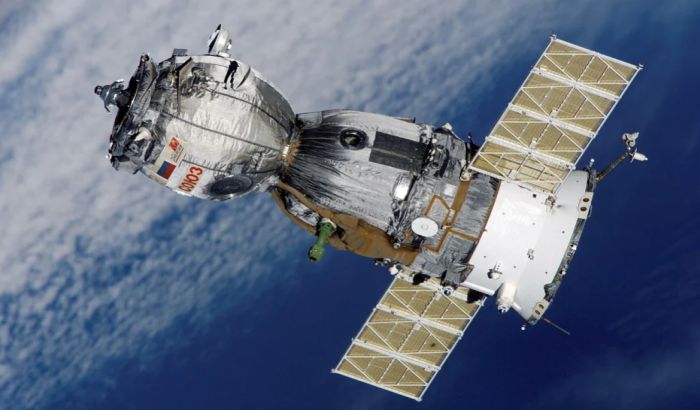 Rusija razvija tehnologiju za kontrolu grupe satelita bez učešća čoveka