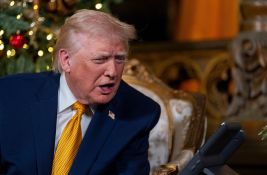 Trampova čestitka: Srećan Božić svima, uključujući i 