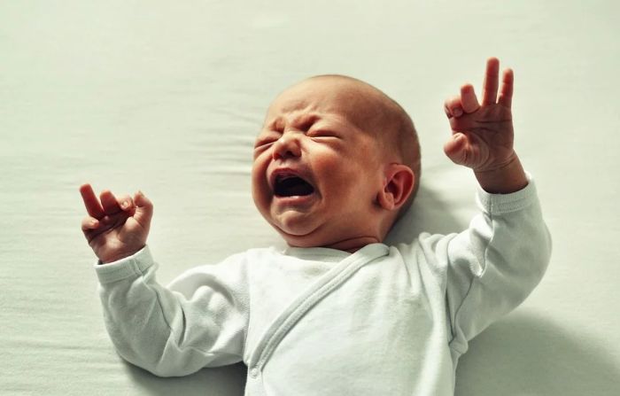 Razlog zbog kog novorođene bebe ne proizvode suze dok plaču