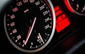 Autoputem kod Sremske Mitrovice vozili 236 i 246 km/h