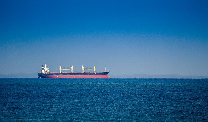 Iranski tanker pogođen raketama, cena nafte drastično skočila