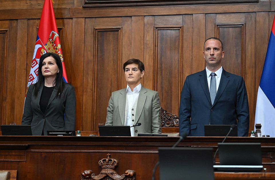 Brnabić iznenada, nakon dva meseca ispunila zahtev opozicije - šta stoji iza sednice o nepoverenju vladi