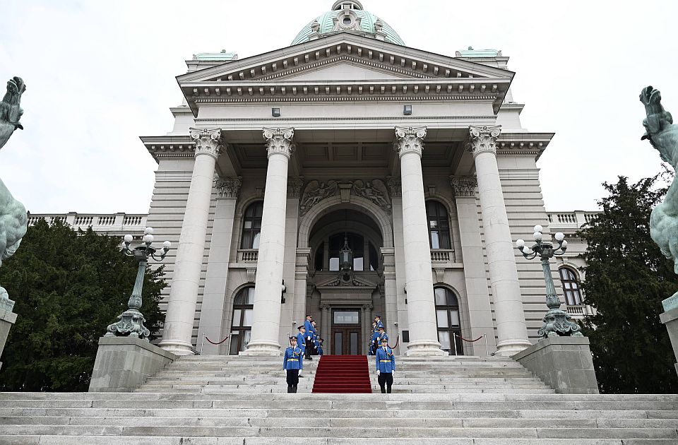 Ponovo ništa od glasanja u Skupštini o nepoverenju Vladi - bez kvoruma, u sali samo 20 poslanika