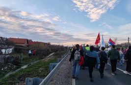 Studenti pešače iz Beograda u Novi Sad na 