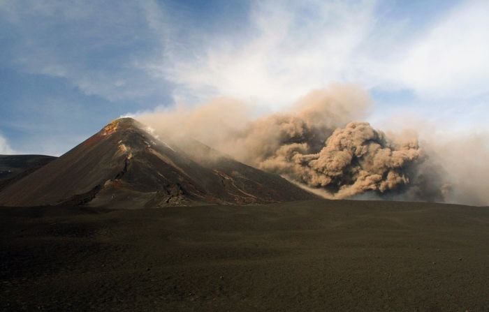 VIDEO: Dođu da vide Etnu, a za sobom ostave gomile smeća