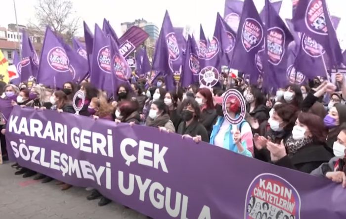 VIDEO: Hiljade žena protestovalo protiv Erdogana - "Dosta mi je ove patrijarhalne države!"