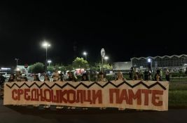 UŽIVO: Više hiljada Novosađana u komemorativnoj šetnji: U toku je tišina za 16 poginulih