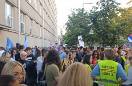 VIDEO: Protest roditelja đaka Pete beogradske gimnazije i građana zbog 