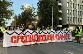 UŽIVO Novosadski srednjoškolci pamte: Građani u kampusu povodom 10 meseci od tragedije