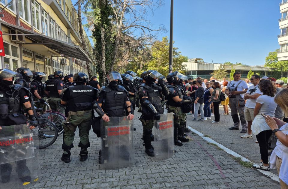 MASA osudila "nasilni upad" na DIF: Prisustvo policije je opasan presedan MASA osudila "nasilni upad" na DIF: Prisustvo policije je opasan presedan