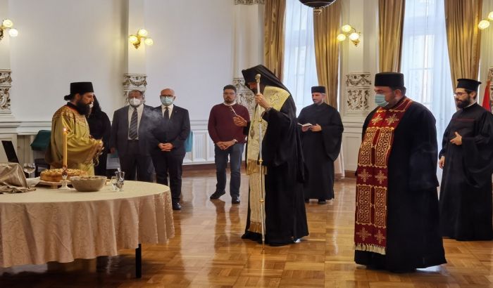 FOTO, VIDEO: Obeležena Slava grada, sveštenici ponovo u Gradskoj kući bez maski