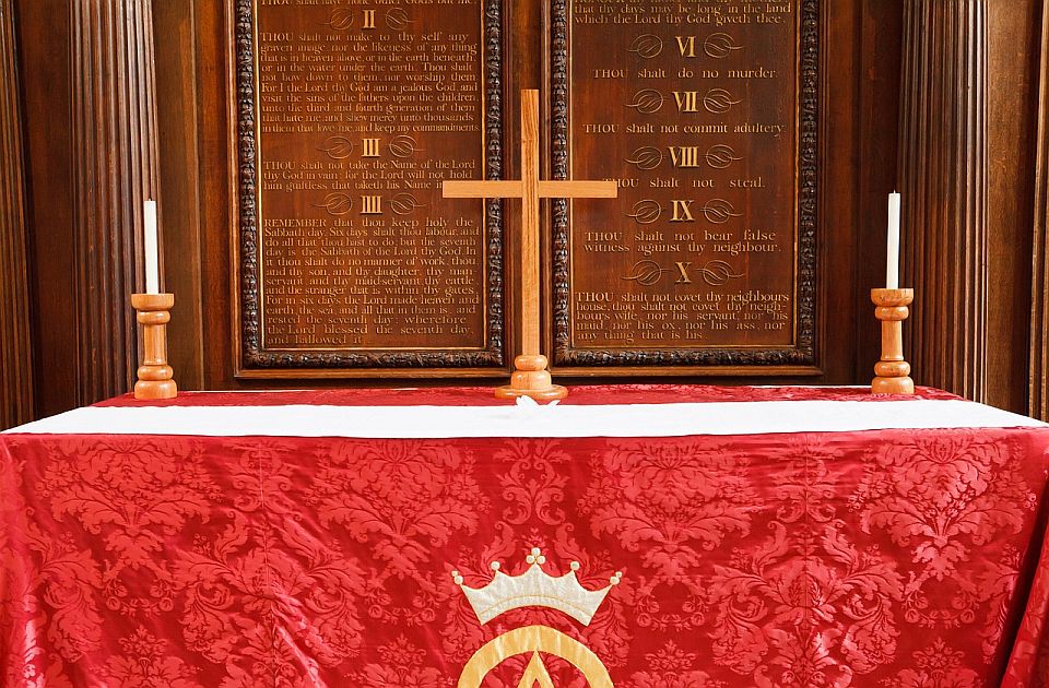 Oltar crkve u Nemačkoj ponovo posvećen nakon što je par na njemu imao seks