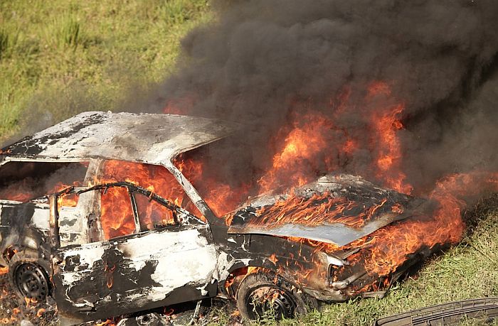 Kod Trstenika nađeno telo u zapaljenom automobilu