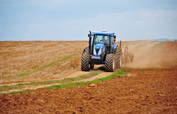 Vlada Srbije smanjila subvencije poljoprivrednicima